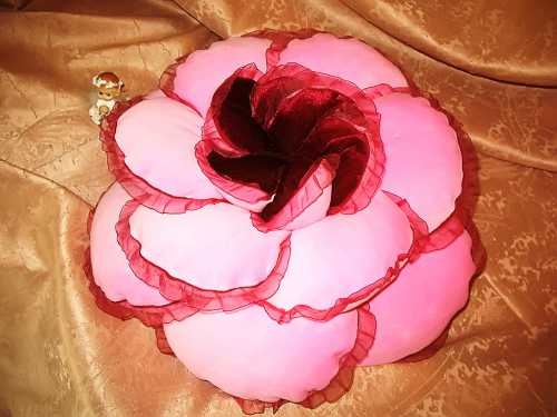 Декоративная подушка Роза